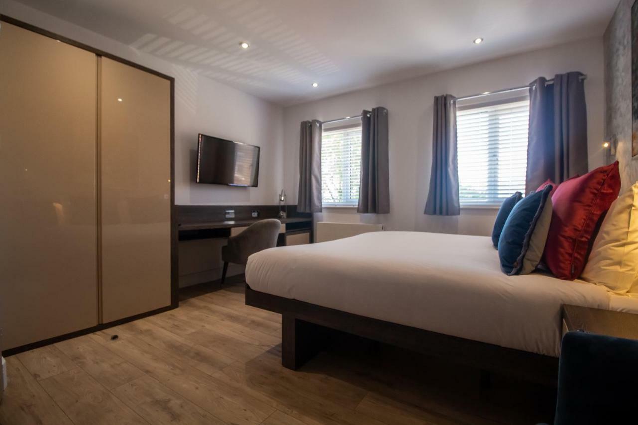 Signature Suites Peterborough Zewnętrze zdjęcie