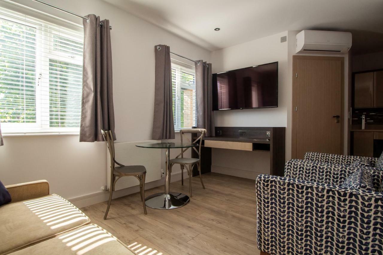 Signature Suites Peterborough Zewnętrze zdjęcie